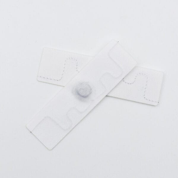 Smart Laundry Tag mit HF- und UHF-Unterstützung